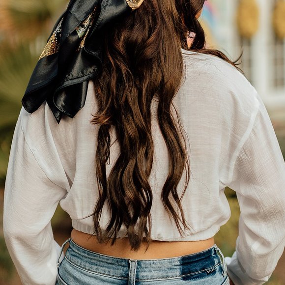 Urban Daizy Presley Knotted Hem Shirt - Picture 4 of 4